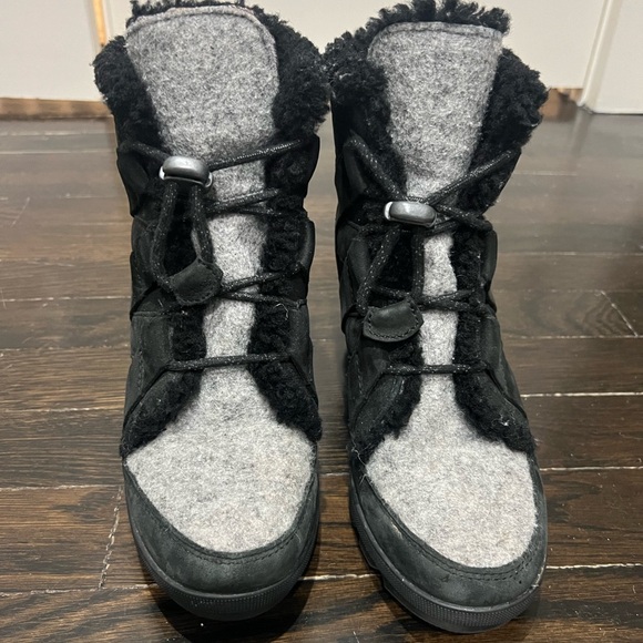Sorel Wedge Boots 6 - Picture 5 of 5
